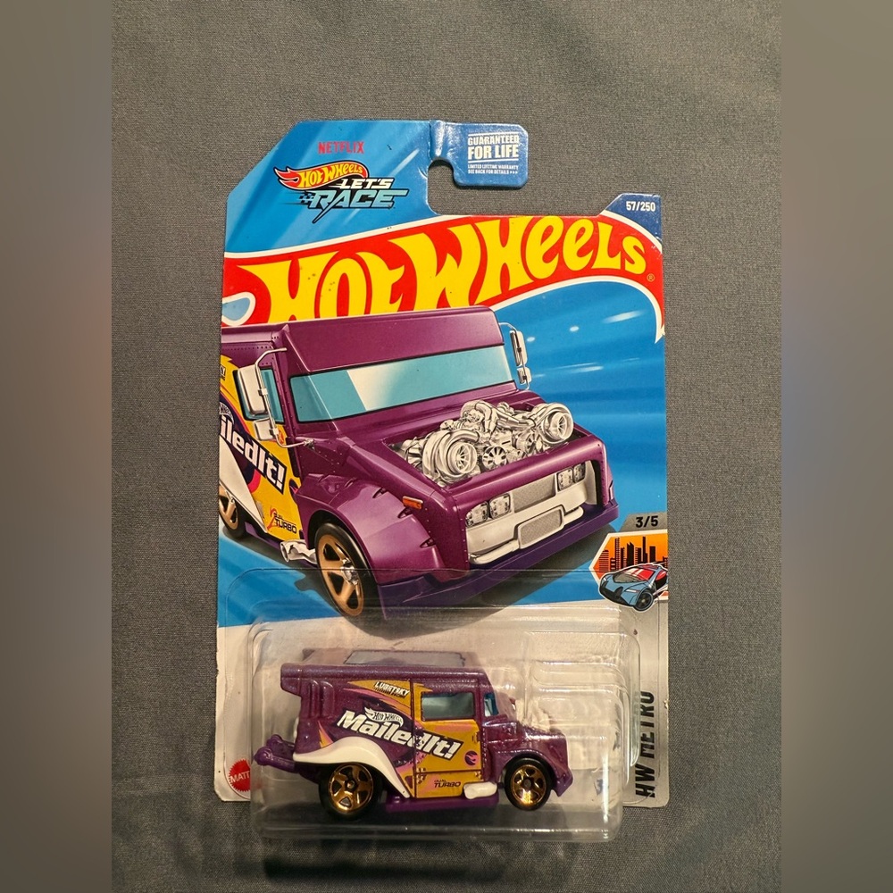 Hot Wheels Mailed It 2025 *Treasure Hunt*